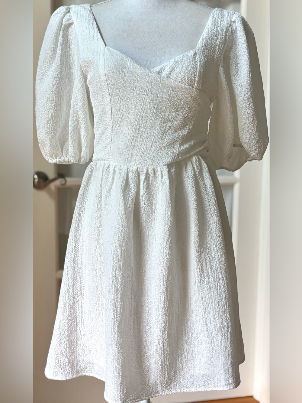 Lulus White Textured Puff Sleeve Babydoll Dress NWT Bridal Shower Mini large